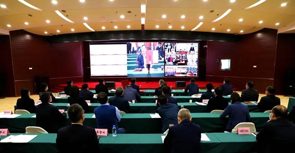 省國資委組織省屬企業(yè)簽訂2020年度及2020-2022年任期經(jīng)營業(yè)績(jī)責(zé)任書
